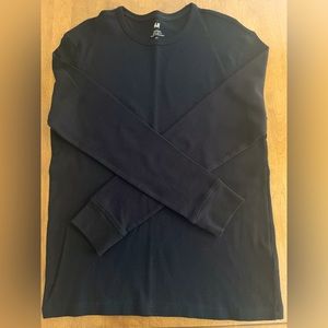 Men’s H&M Crew Neck Sweater in black. NWOT. 100% Cotton. Size Large.